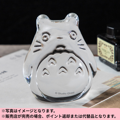 ◆My Neighbor Totoro Crystal Paperweight (Standing Totoro) *Shipping will be done at a later date; delivery date and time cannot be specified.