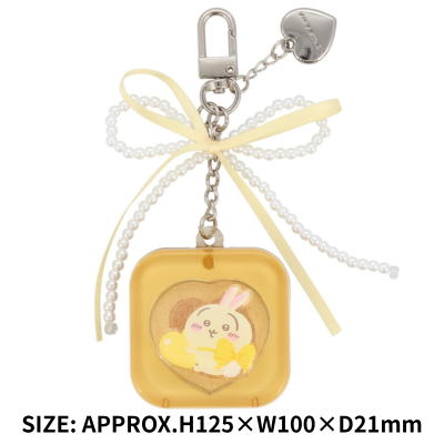 ◆ [Usagi] Chiikawa Keyring Makeup Palette — 4 Eyeshadow Shades & 2 Highlighter Shades ※Ships at a later date. Delivery date/time cannot be specified.